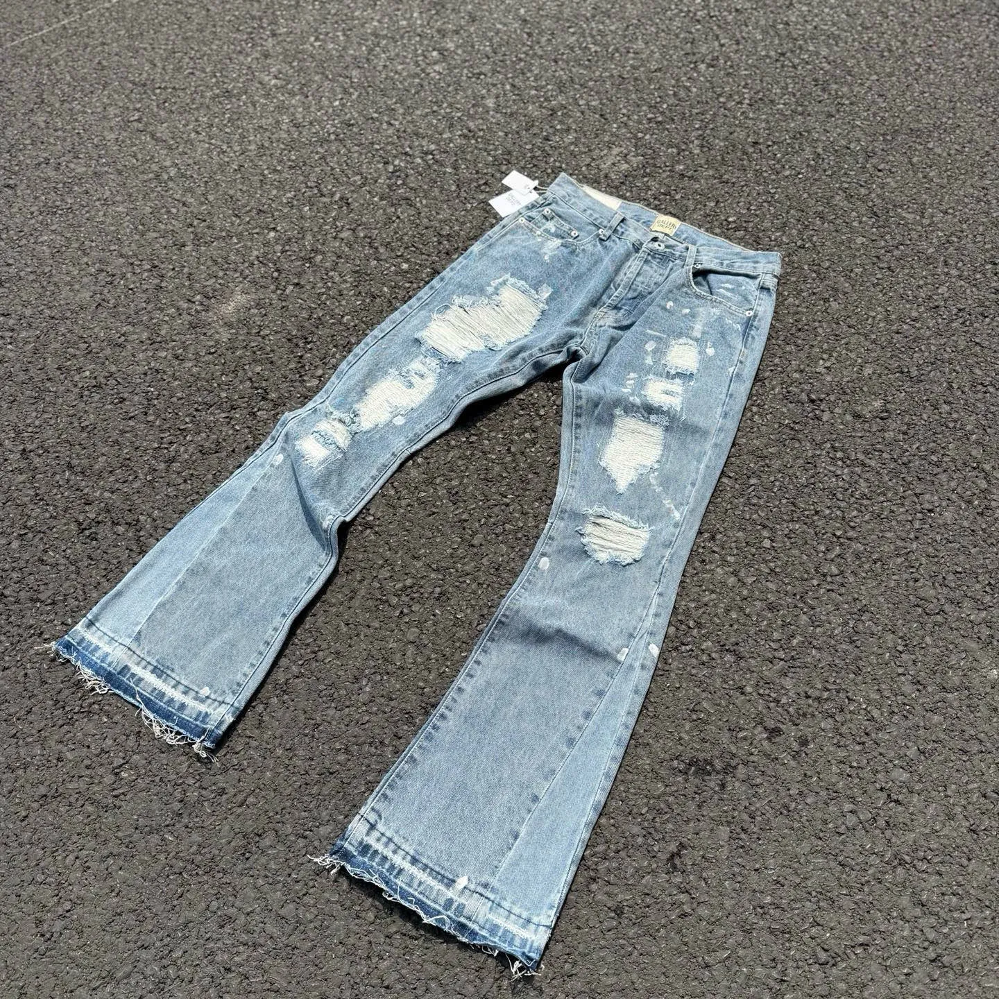 #8149 P250💰 Independent GALLERY DEPT. Vintage hole patch splicing black leather cross loose washed flared jeans - truly restore the ultimate vintage texture - original hardware accessories washed and other elevators, QR code analysis are all purchased from the original factory, high degree of restoration, you are welcome to compare with a certain product ~ - three-dimensional version loose and comfortable, not picky about the figure, tall and slim, factory Seiko, original factory quality control, same style for men and women, can be matched with couples, versatile recommendation Essential jeans for all seasons - sizes: 28 30 32 34 36